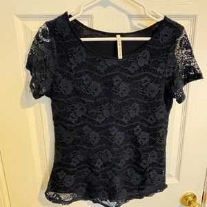 Size small navy short sleeved crochet top